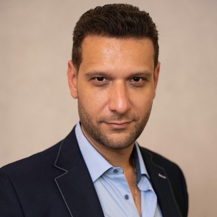 Dr. Pascal Dameh, liposuctie